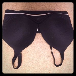 Black sports bra